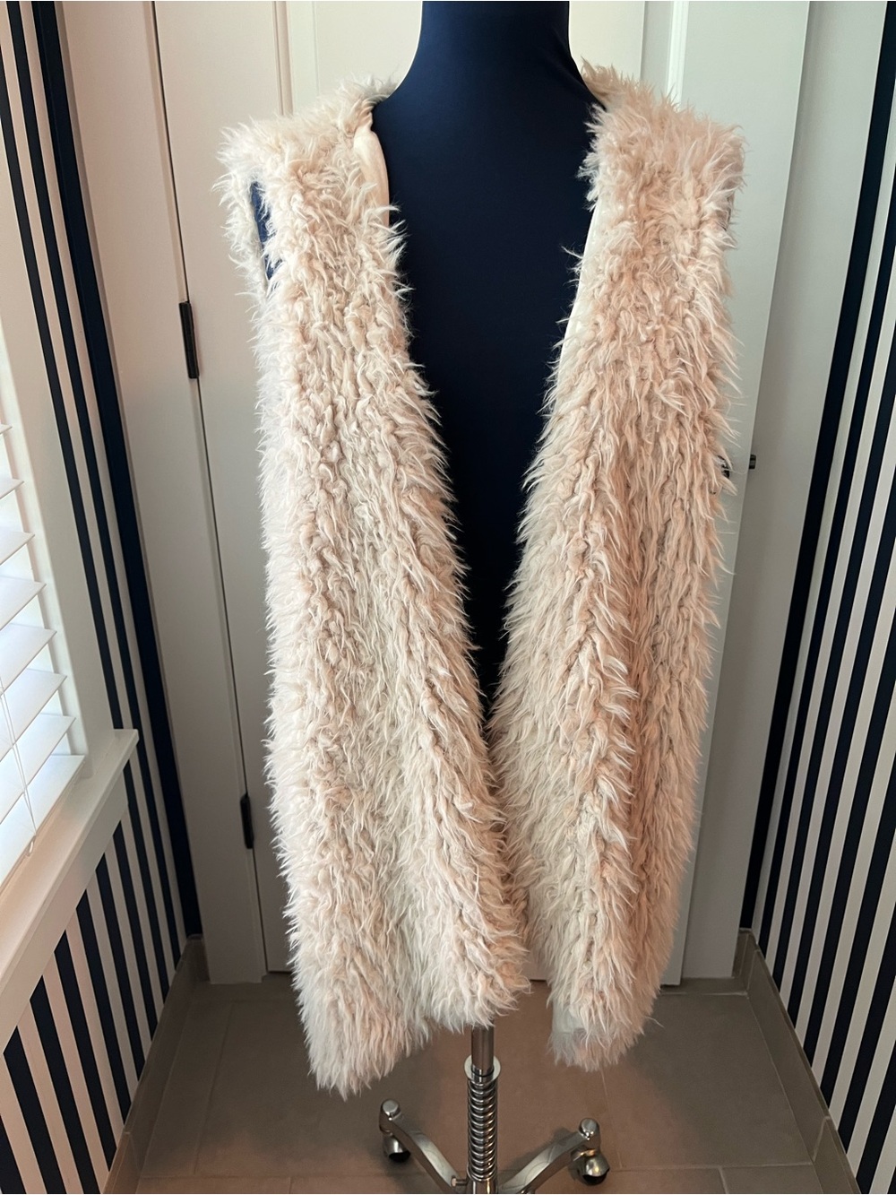 Faux Fur Open-Front Vest in Blush
